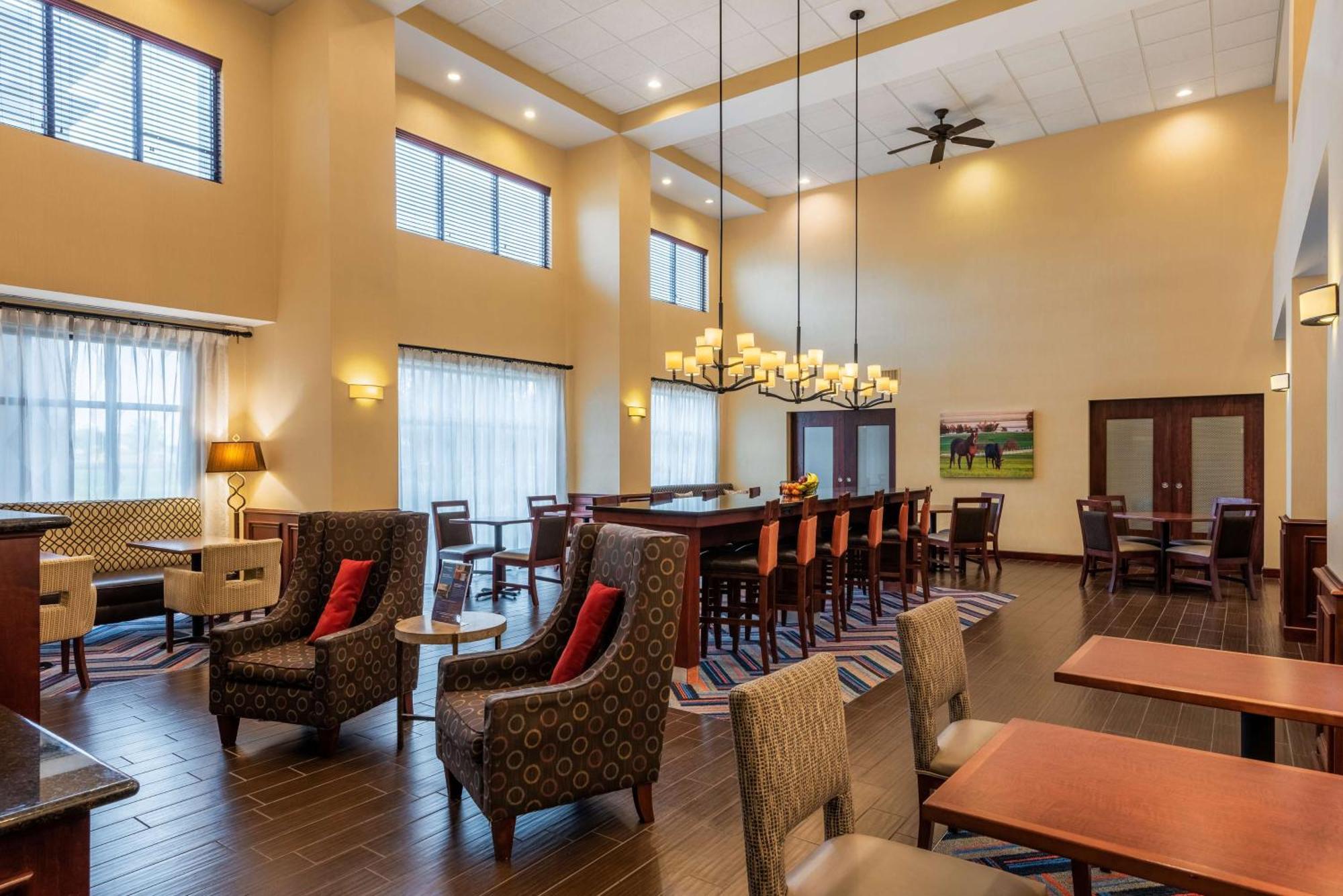 Hampton Inn & Suites Хопкинсвил Екстериор снимка